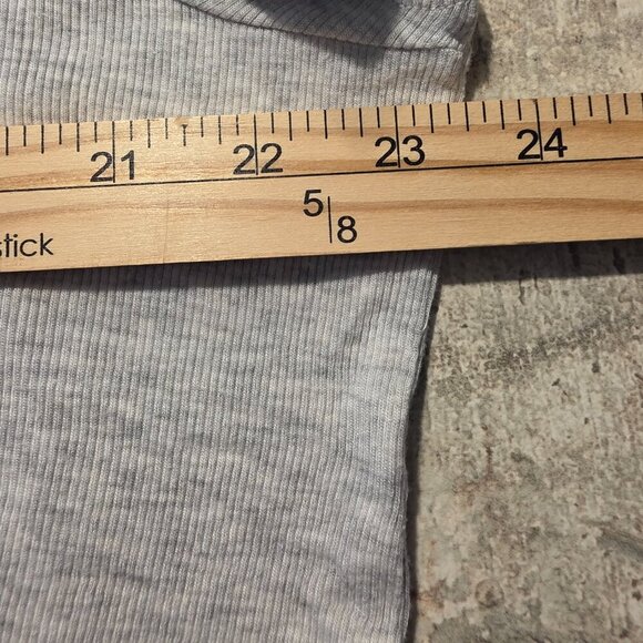 Athleta Women's High Low Short Sleeve Gray Top size Medium - Picture 5 of 6